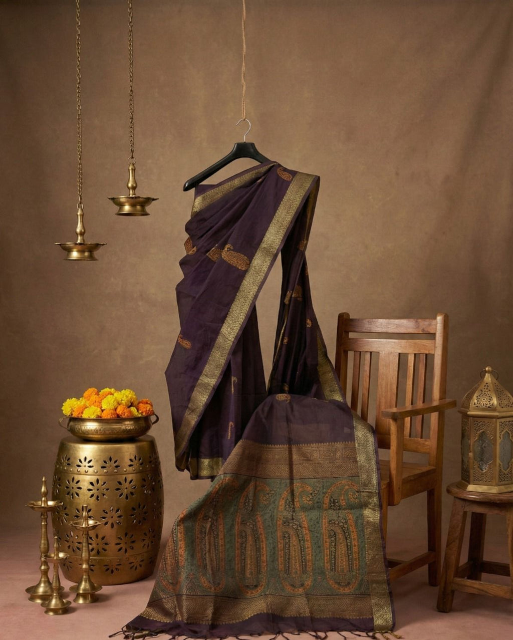 Inwestyle Pure Cotton Dark Brown Handloom Saree
