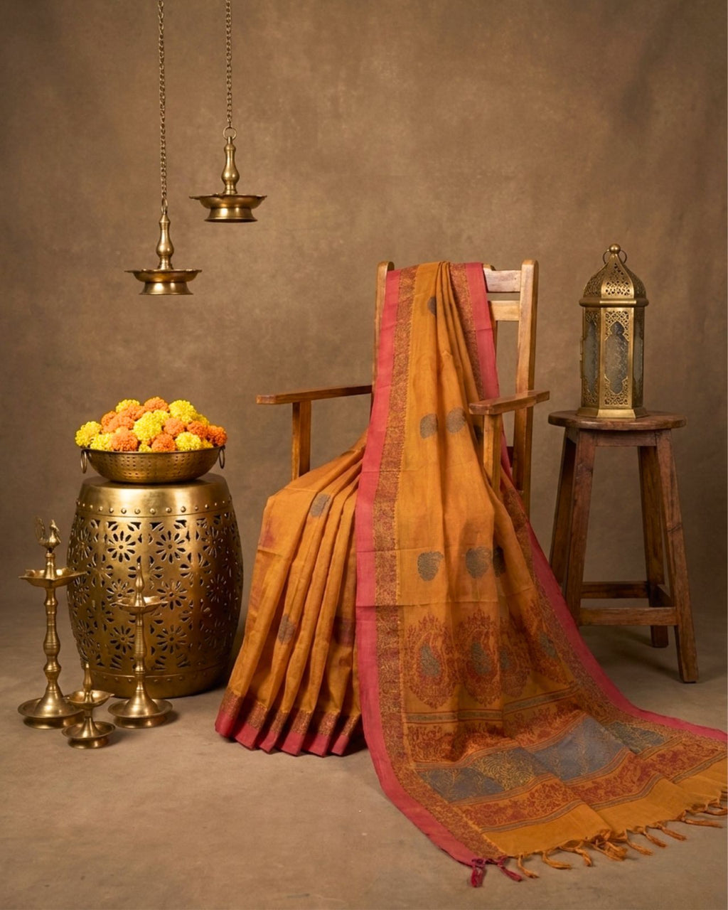 Inwestyle Pure Cotton Yellow Handloom Saree