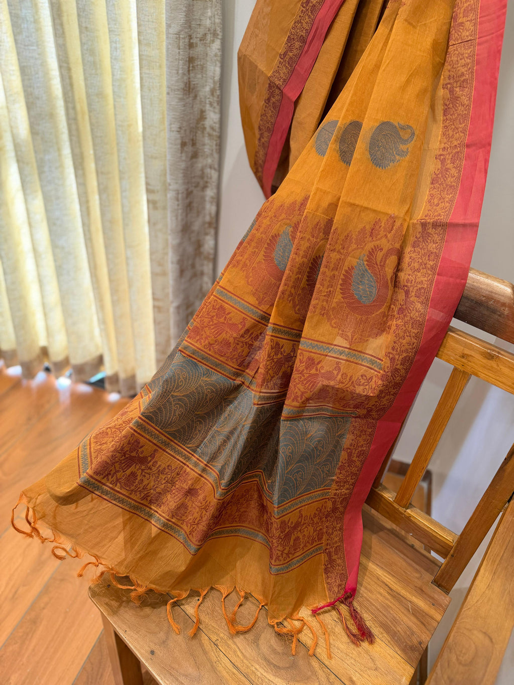 Inwestyle Pure Cotton Yellow Handloom Saree